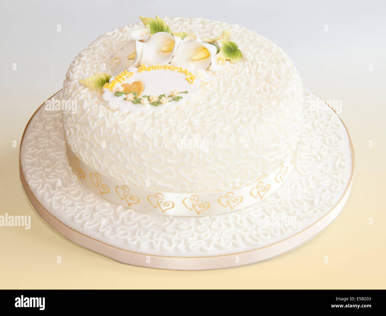 Goldene Hochzeit Jahrestag Feier Kuchen. Stockfoto