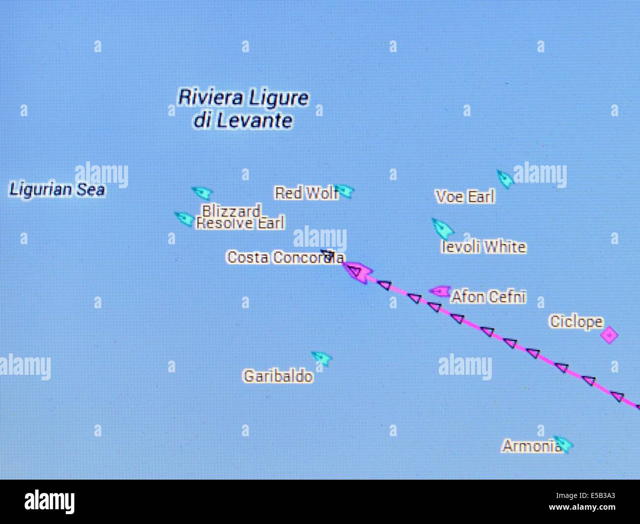 Costa Concordia Wrack Ansatz Genua Hafen nach Giglio Insel. (Wiev von Internet-live-Seite). Stockfoto