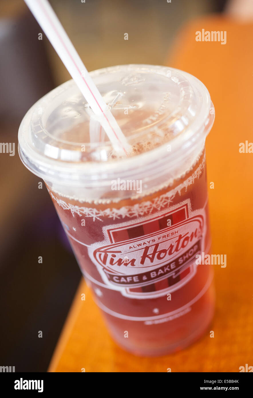 Ein kaltes Getränk von Tim Hortons Stockfoto