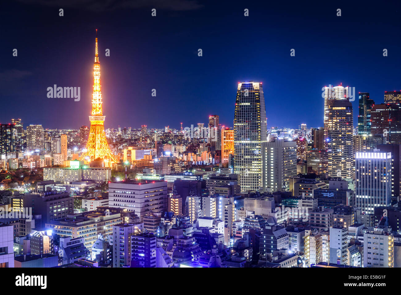 Tokyo, Japan-Skyline bei Nacht. Stockfoto