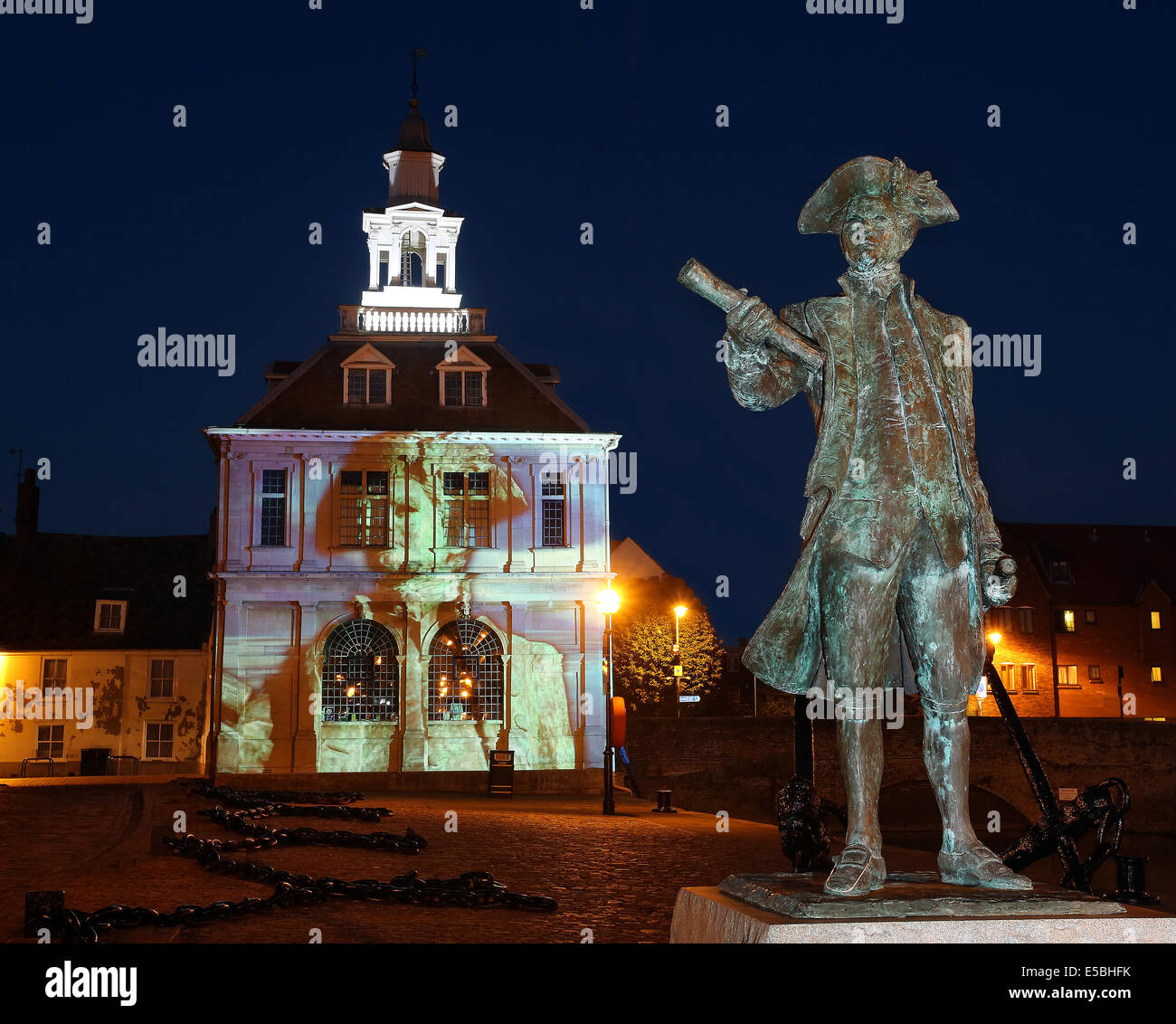 Kings Lynn, Norfolk, Großbritannien. 24. Juli 2014. Ein innovatives Projekt zwischen dem Borough Council of King's Lynn & West Norfolk und Amiens in Frankreich hat £405.661 der Finanzmittel der Europäischen Union aus dem Interreg IV-Programm in den Bereich gebracht. Das zweijährige Projekt, das verbindet Kunst und Architektur mit Landschaftsgärtnerei, bringt langfristige Verbesserungen für den öffentlichen Raum in King's Lynn, Hunstanton und Downham Market, sowie unterstützende Tourismus, mentoring und Training Projekt und schaffen Möglichkeiten für vielfältige kulturelle Aktivitäten. Bildnachweis: Ian Ward/Alamy Live-Nachrichten Stockfoto
