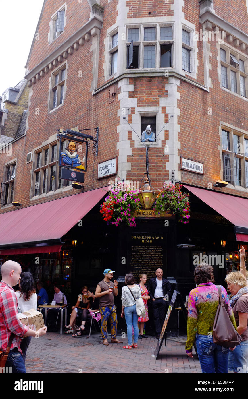Shakespeares Head Pub an der Ecke der Great Marlborough Street, London Stockfoto