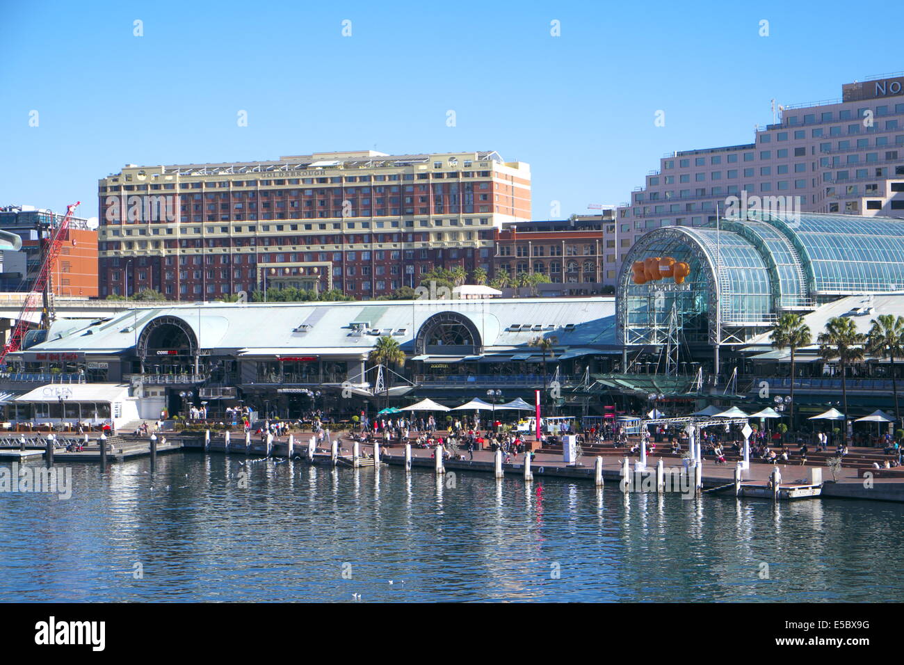 Den Darling Harbour in Sydney/Australien enthält viele Restaurants, Sehenswürdigkeiten und Unterhaltung, new South Wales, Australien Stockfoto