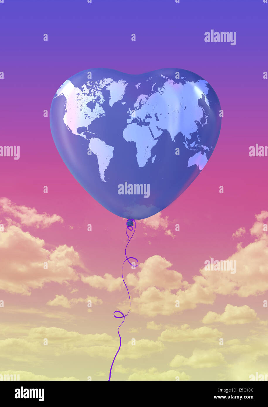 Abbildung der Form Herzballon mit Weltkarte gegen Himmel fliegen Stockfoto