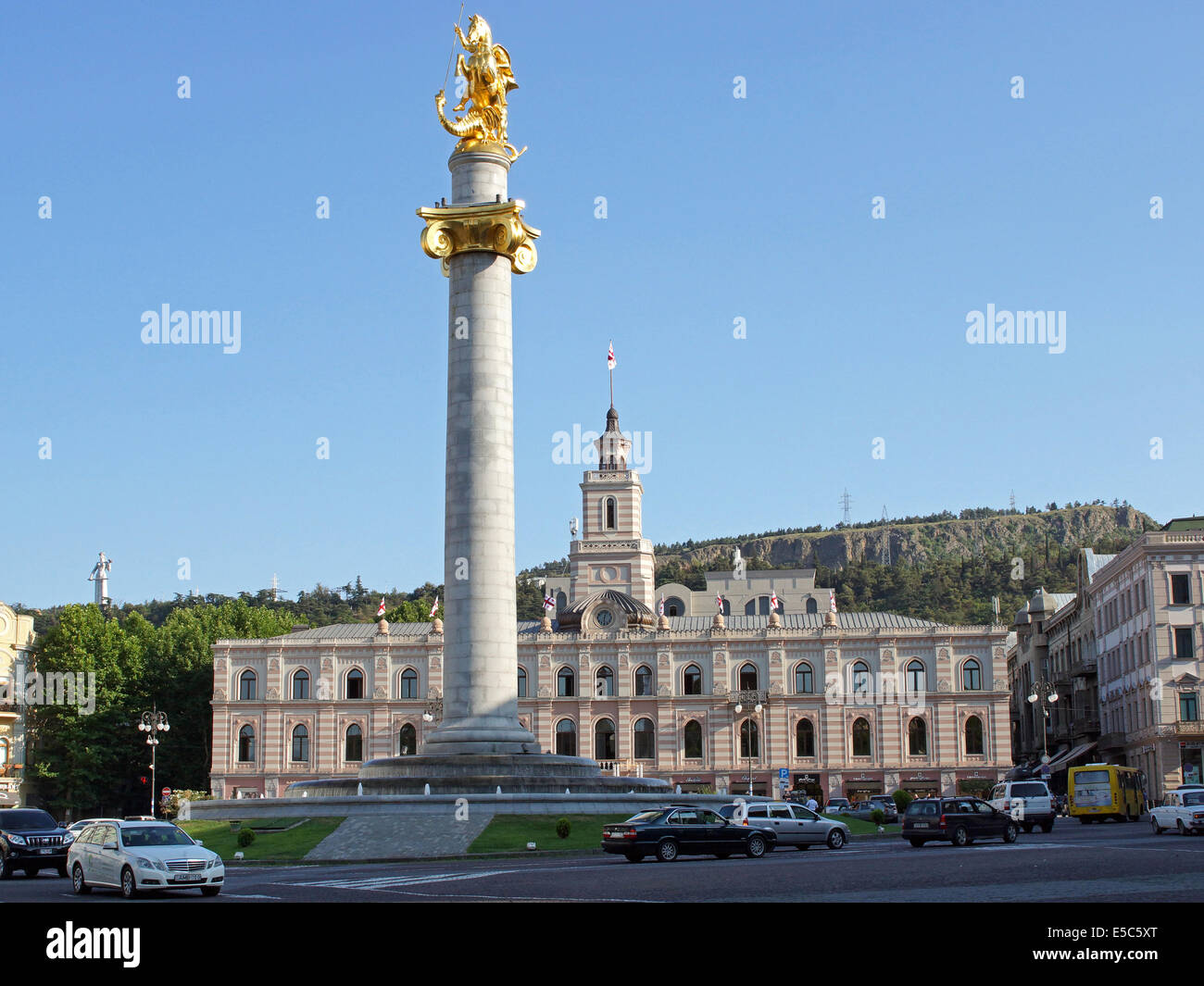 Tiflis, Georgien - 11. Juli 2014: Rathaus am Liberty Square von Tbilisi am 11. Juli 2014 in Georgien, Ost-Europa Stockfoto