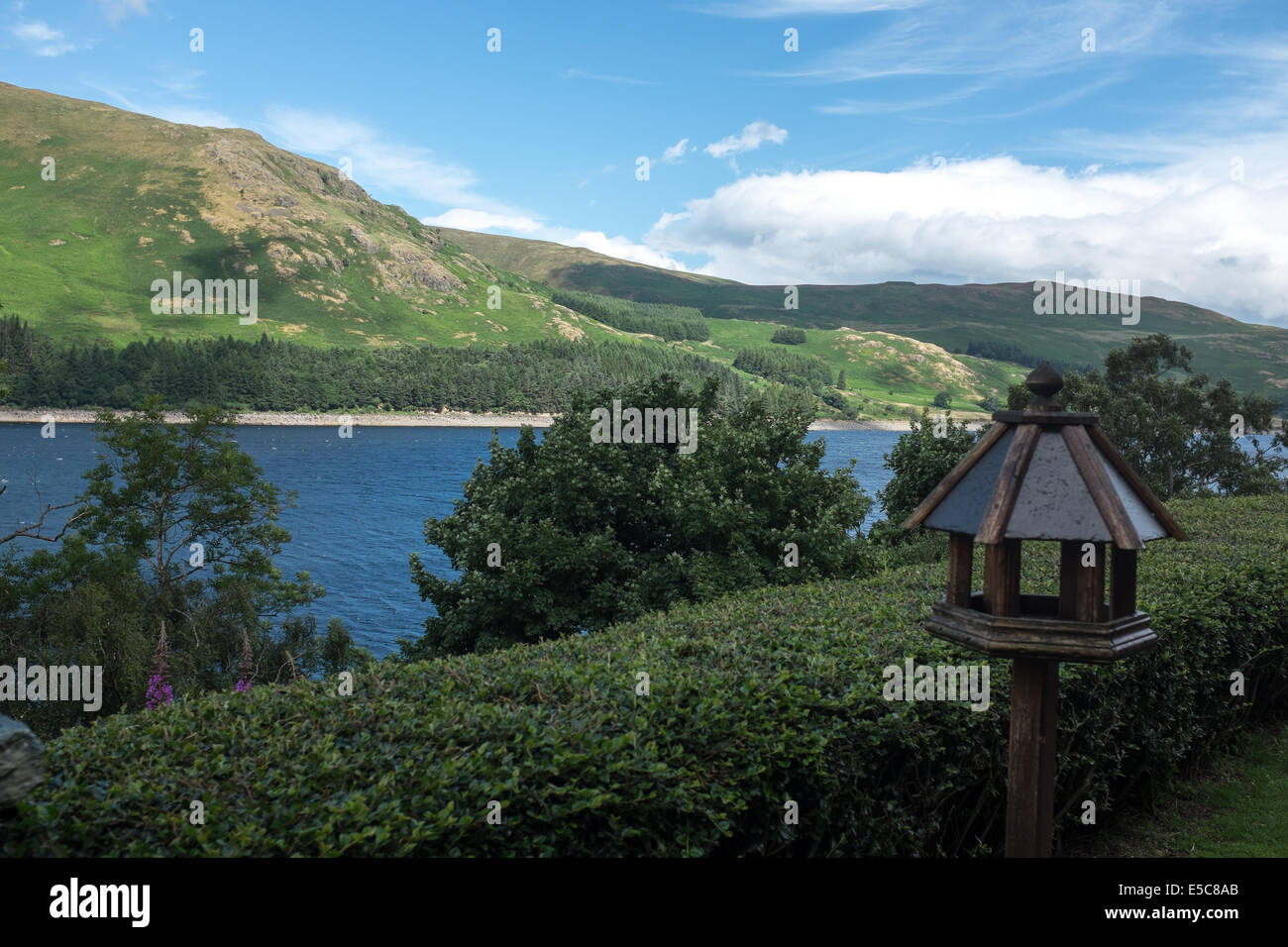 Blick auf Haweswater Reservoir aus Haweswater Hotel, Bampton, Penrith, Cumbria, England Stockfoto