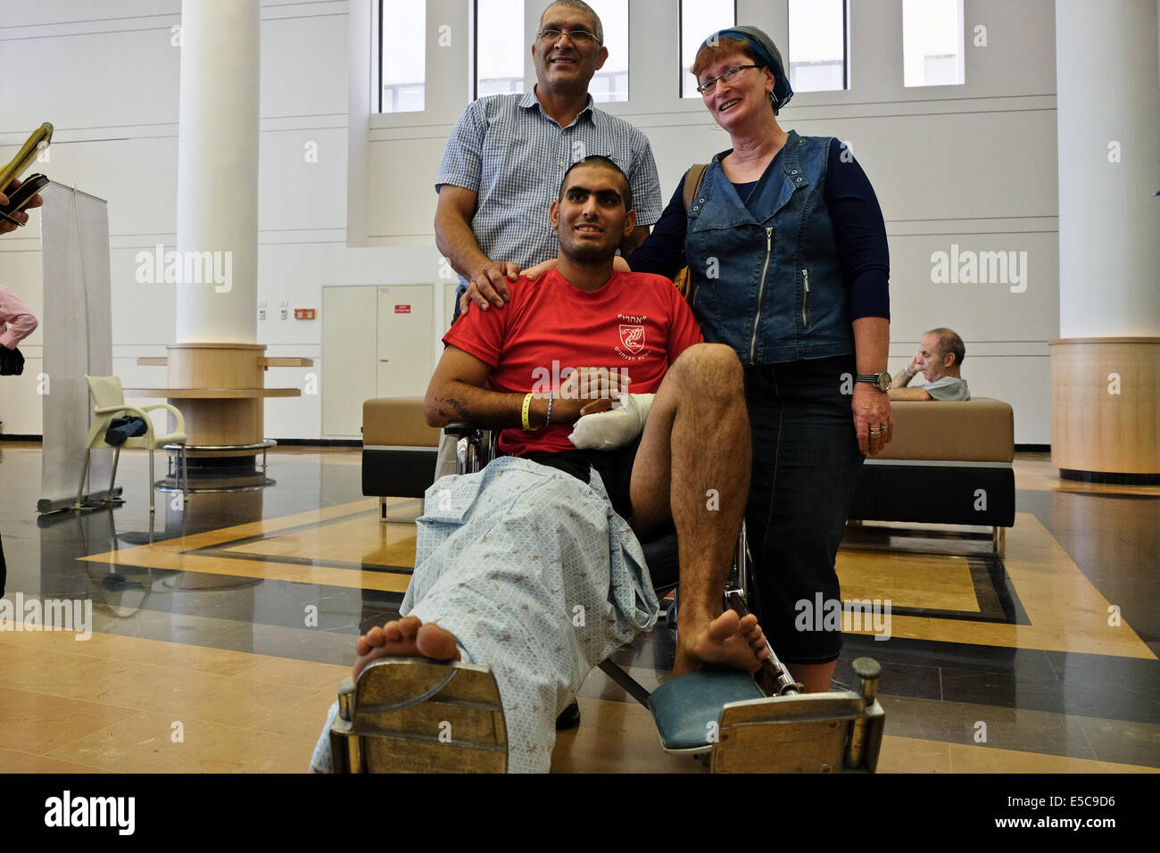Jerusalem, Israel. 27. Juli 2014. 29 IDF Soldaten sind derzeit in das Sheba Medical Center behandelt, nach Verletzungen im Gaza-Streifen neben 50 palästinensische Kinder, von denen die meisten wegen Krebs im gleichen israelischen Krankenhaus behandelt werden. Bildnachweis: Nir Alon/Alamy Live-Nachrichten Stockfoto