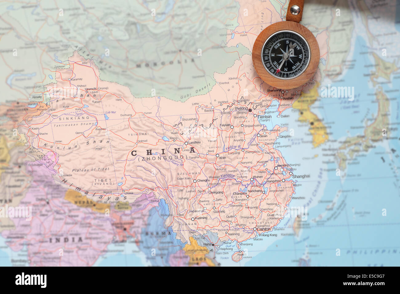 Kompass auf einer Karte auf China zeigen und planen eine Reise Wert Stockfoto