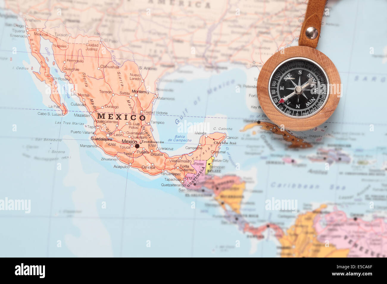 Kompass auf einer Karte zeigt auf Mexiko und planen eine Reise Wert Stockfoto