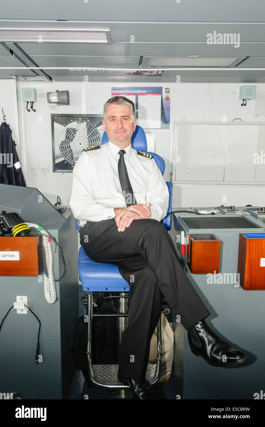 Belfast, Nordirland. 26.07.2014 - Kommandant James Stride, Kapitän der das neueste Schiff der Royal Navy, der Art 45 Zerstörer HMS Duncan Credit: Stephen Barnes/Alamy Live News Stockfoto