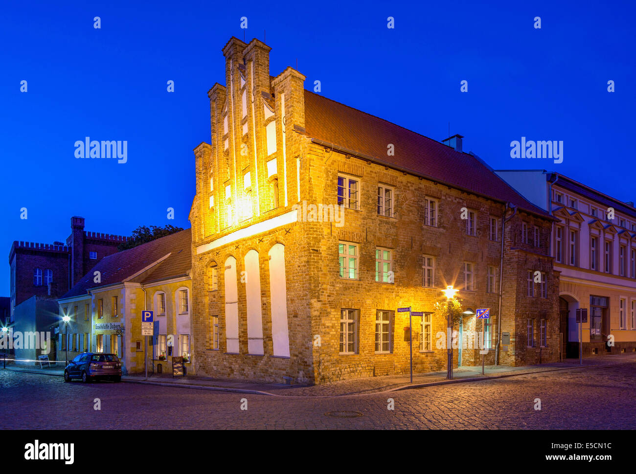 Gotischen Giebel Haus von 1451, heute das Standesamt, Anklam, Mecklenburg-Western Pomerania, Deutschland Stockfoto