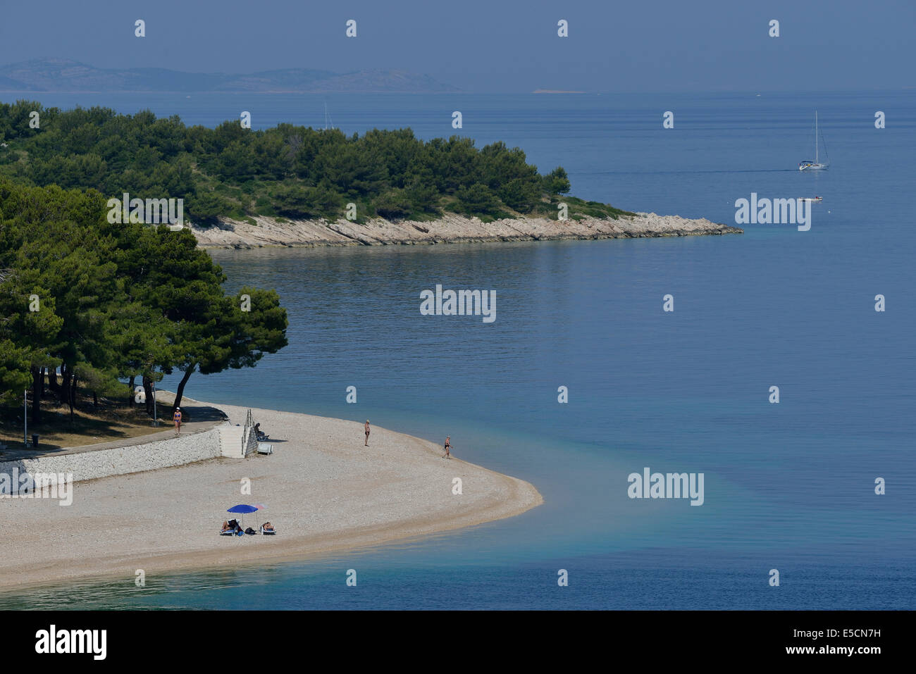 Strand von Primošten, Dalmatien, Kroatien, Adria, Šibenik-Knin County Stockfoto