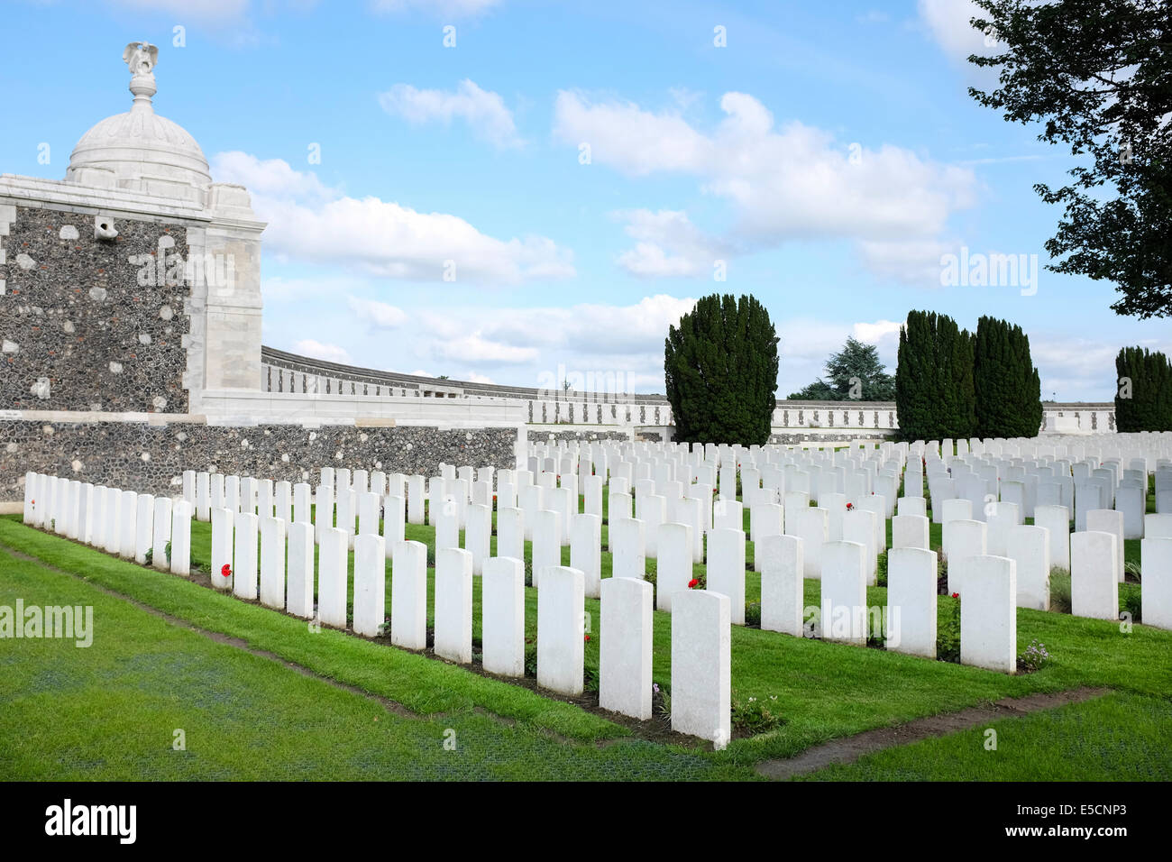 Tyne Cot Friedhof für die Toten des ersten Weltkrieges, Zonnebeke, Belgien Stockfoto