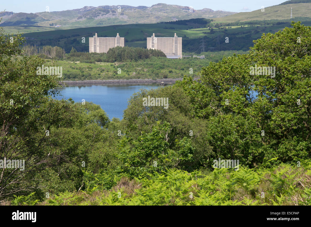 Kernkraftwerk Trawsfynydd und See Trawsfynydd, Gwynedd, Nordwales Stockfoto