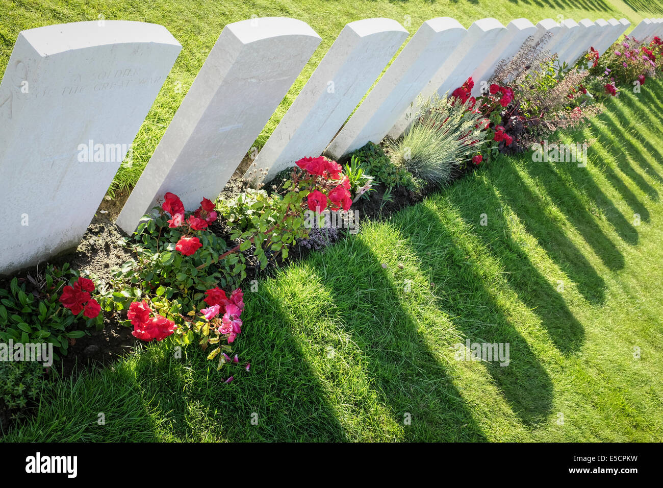 Tyne Cot Friedhof für die Toten des ersten Weltkrieges, Zonnebeke, Belgien Stockfoto