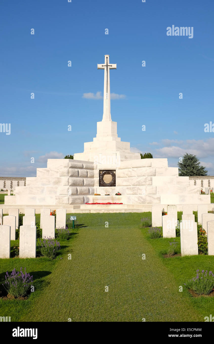 Kreuz des Opfers am Tyne Cot Commonwealth Kriegsfriedhof Gräber für die Toten des ersten Weltkrieges, Zonnebeke, Belgien Stockfoto