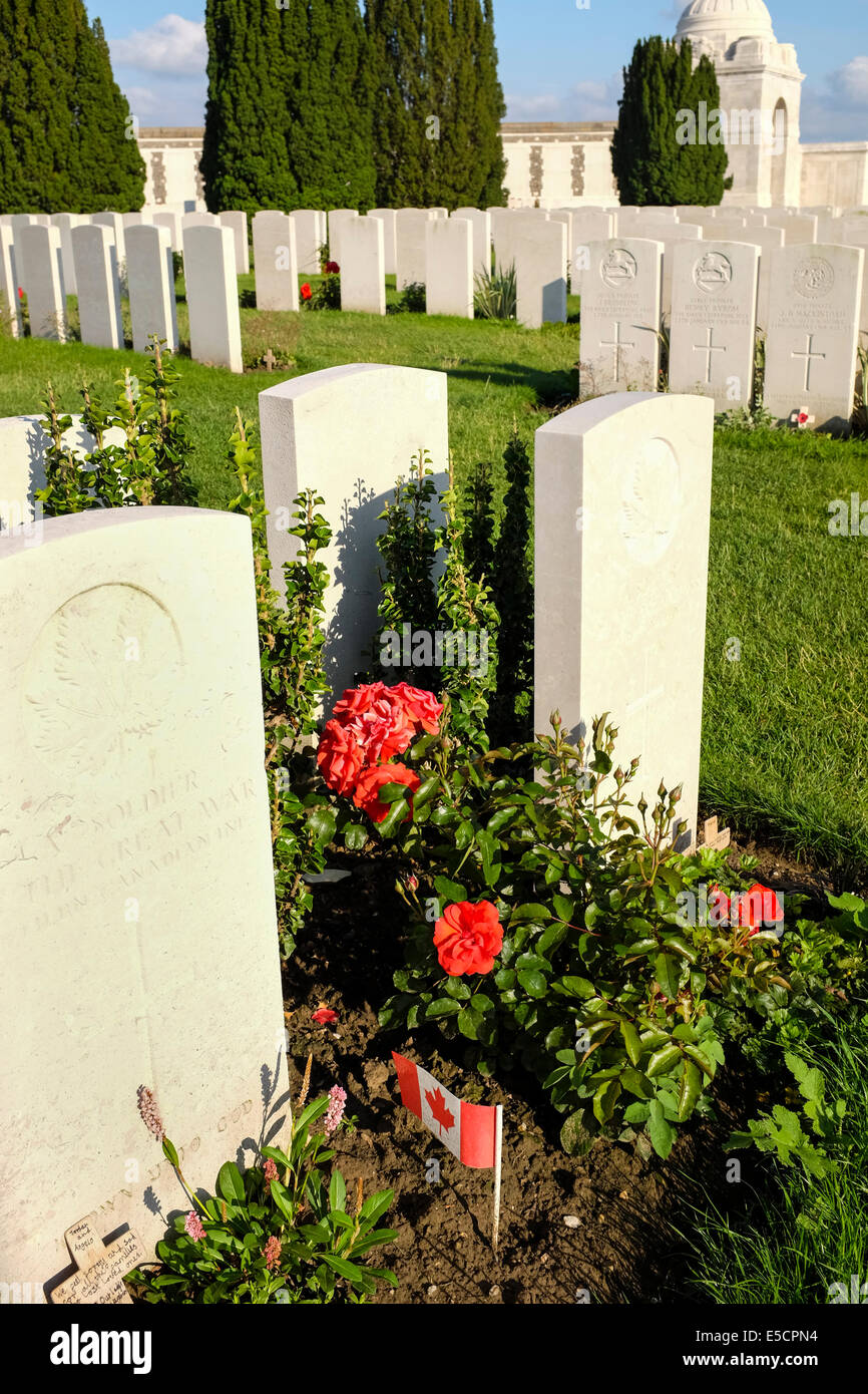 Tyne Cot Friedhof für die Toten des ersten Weltkrieges, Zonnebeke, Belgien Stockfoto