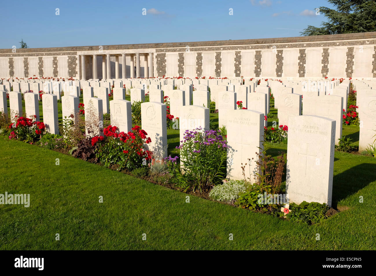 Tyne Cot Friedhof für die Toten des ersten Weltkrieges, Zonnebeke, Belgien Stockfoto