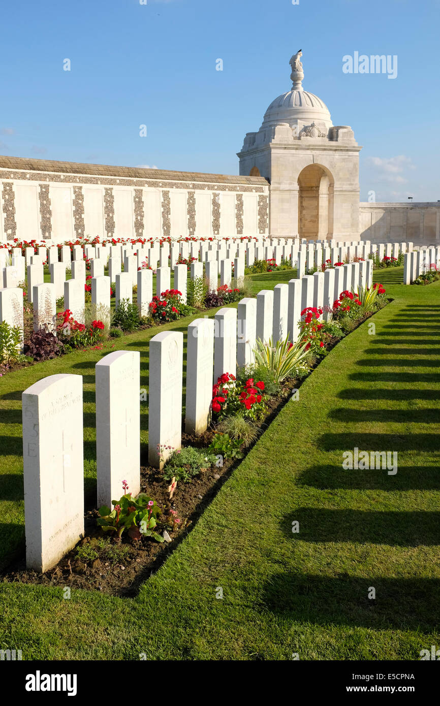 Tyne Cot Friedhof für die Toten des ersten Weltkrieges, Zonnebeke, Belgien Stockfoto