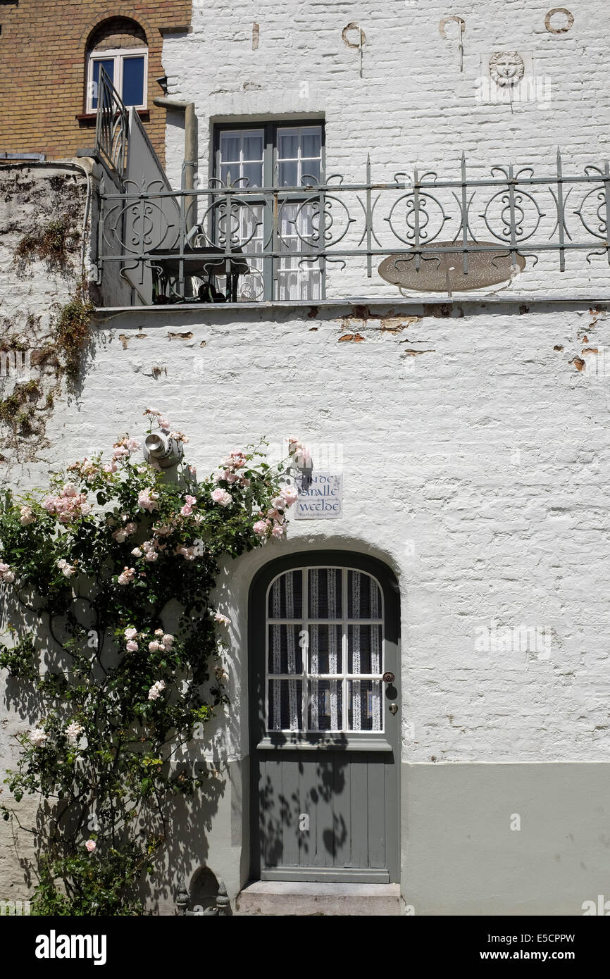 Kleines Haus in der Altstadt von Brügge, Belgien Stockfoto