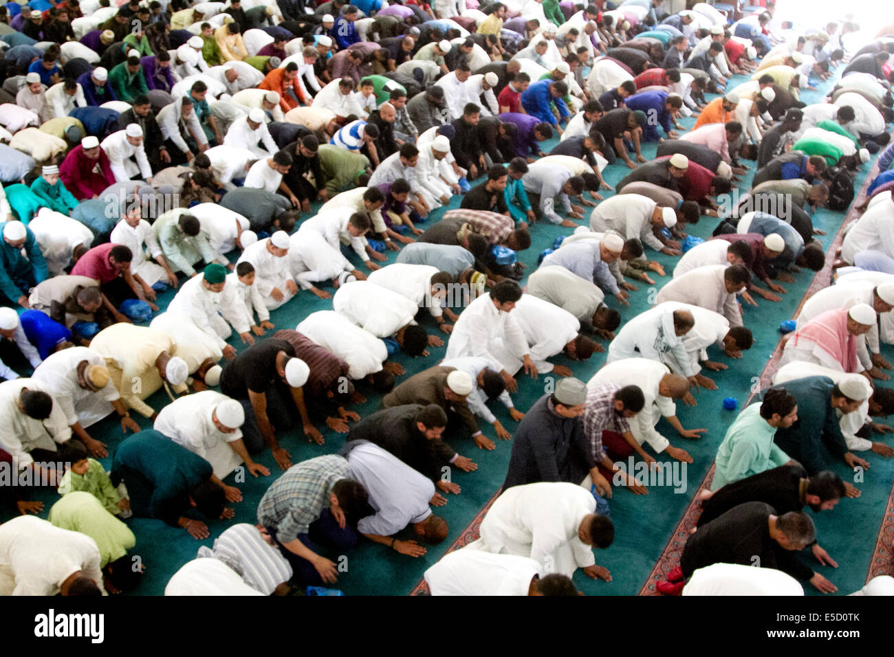 London, UK. 28. Juli 2014. Muslime feiern Eid al Fitr an der East London Moschee die markiert das Ende des Fastenmonats Ramadan Fasten Credit: Amer Ghazzal/Alamy Live-Nachrichten Stockfoto
