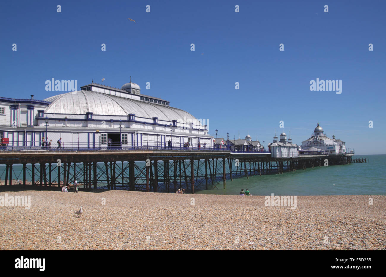 Eastbourne Pier Aufnahme Sommer 2014 einen Monat vor dem Brand Stockfoto