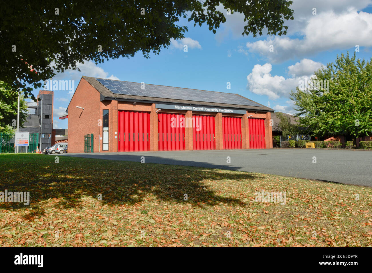 Manchester zentrale Feuerwache auf Thompson Street im Stadtteil New Cross befindet sich am Rande des Stadtzentrums. Stockfoto