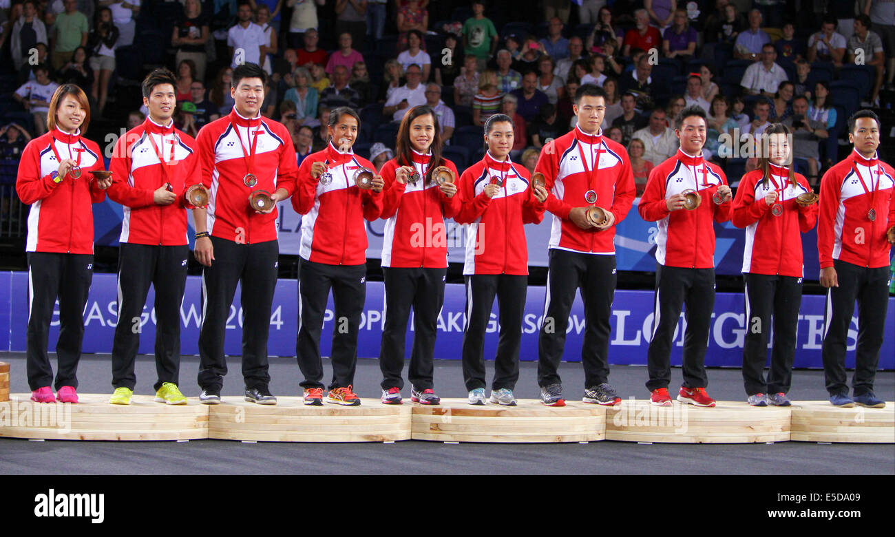 Glasgow, Schottland. 28. Juli 2014. Glasgow Commonwealth Games. Badminton, mixed Teams final und Medaille Zeremonie von der Emirates-Arena. Die Singapurer Mannschaft gewann Bronze Credit: Action Plus Sport/Alamy Live News Stockfoto