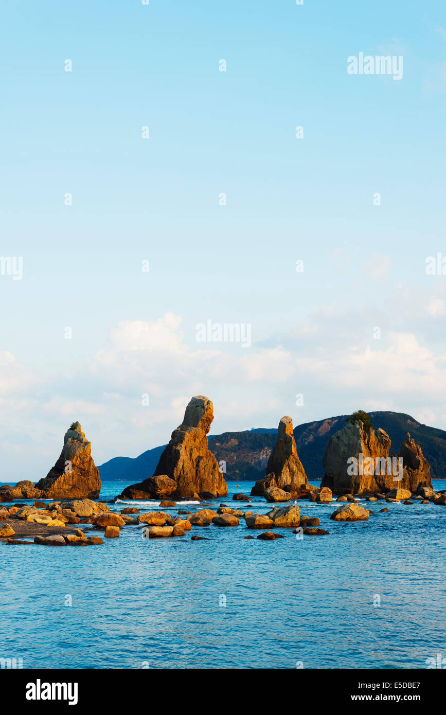 Asien; Japan; Honshu; Präfektur Wakayama; Hashikuiiwa; Rock-stacks Stockfoto