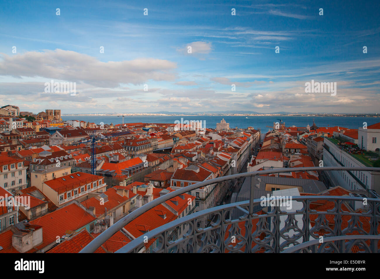 Blick von dem berühmten Turm am Fluss Tejo in Lissabon, Portugal Stockfoto