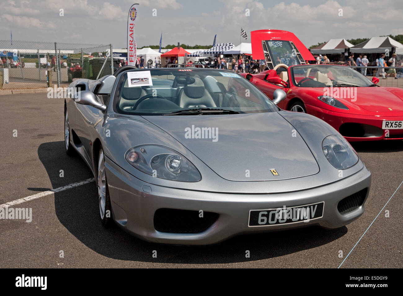 Ferrari 360 Modena 3586cc Cabrio Baujahr 2003 in Silverstone auf Oldtimer Day Stockfoto