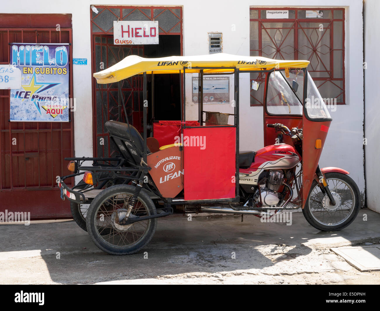 Tuk-Tuk-Taxi - Paracas, Peru Stockfoto