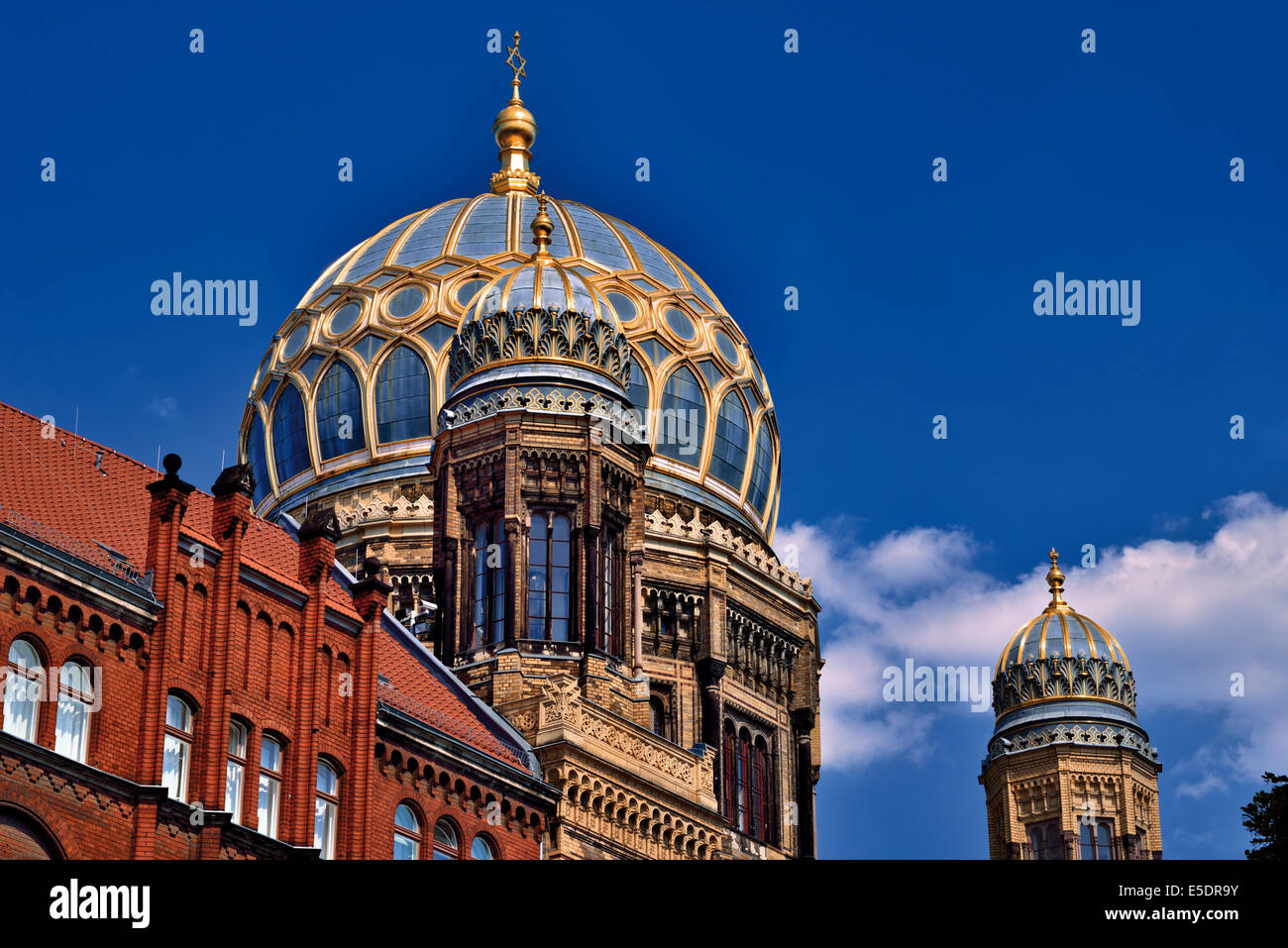 Deutschland, Berlin: Goldene Kuppel der neuen Synagoge Stockfoto