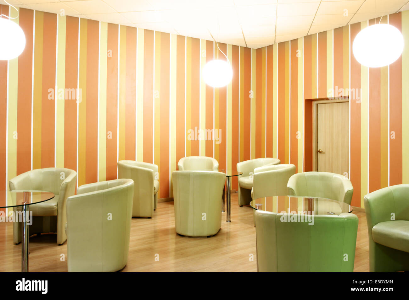 Modernes Interieur der Lobby mit Ledersessel Stockfoto, Bild ... Modernes Interieur der Lobby mit Ledersessel Stockfoto, Bild ...