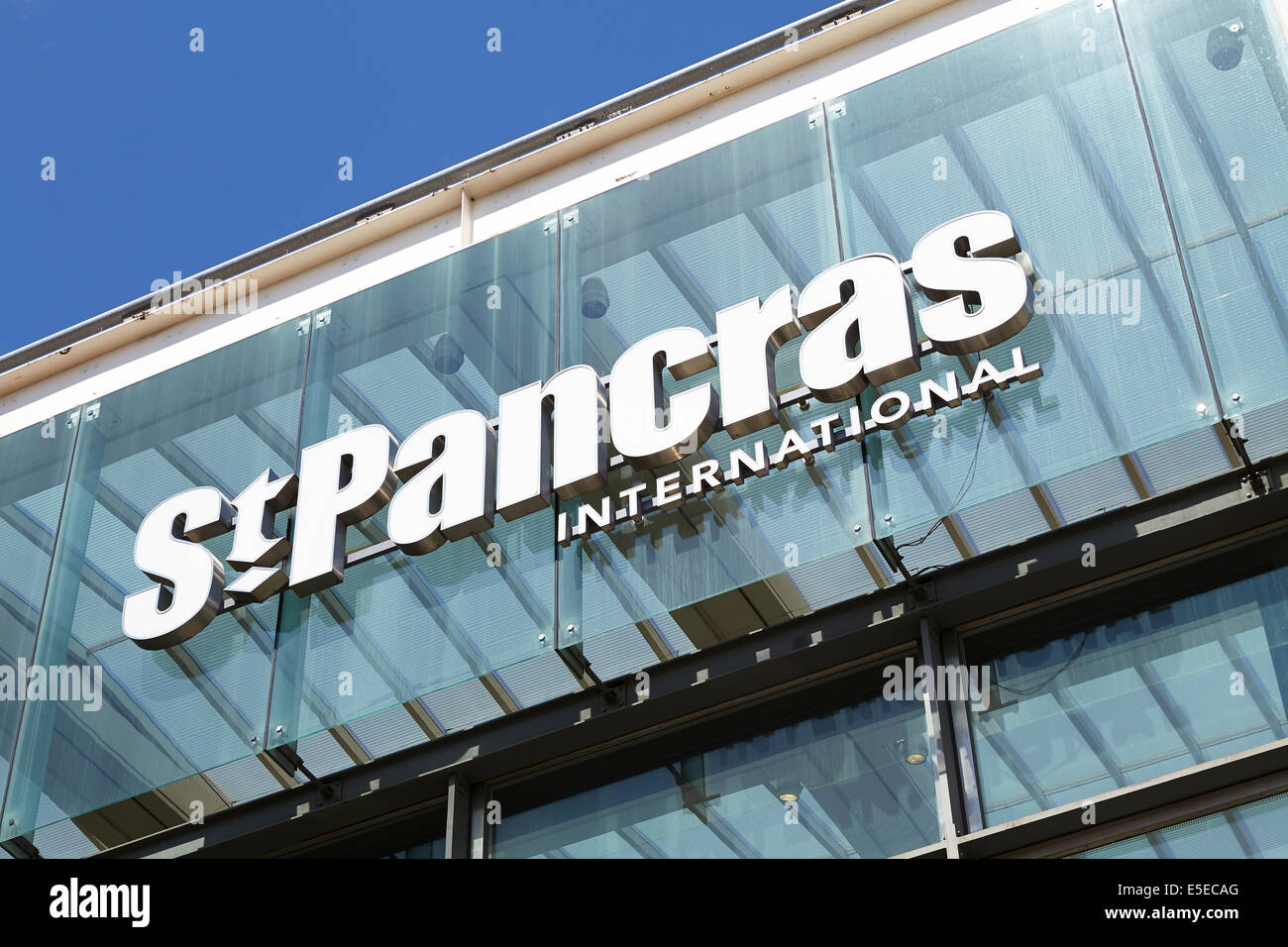 St. Pancras International Bahnhof anmelden Stockfoto