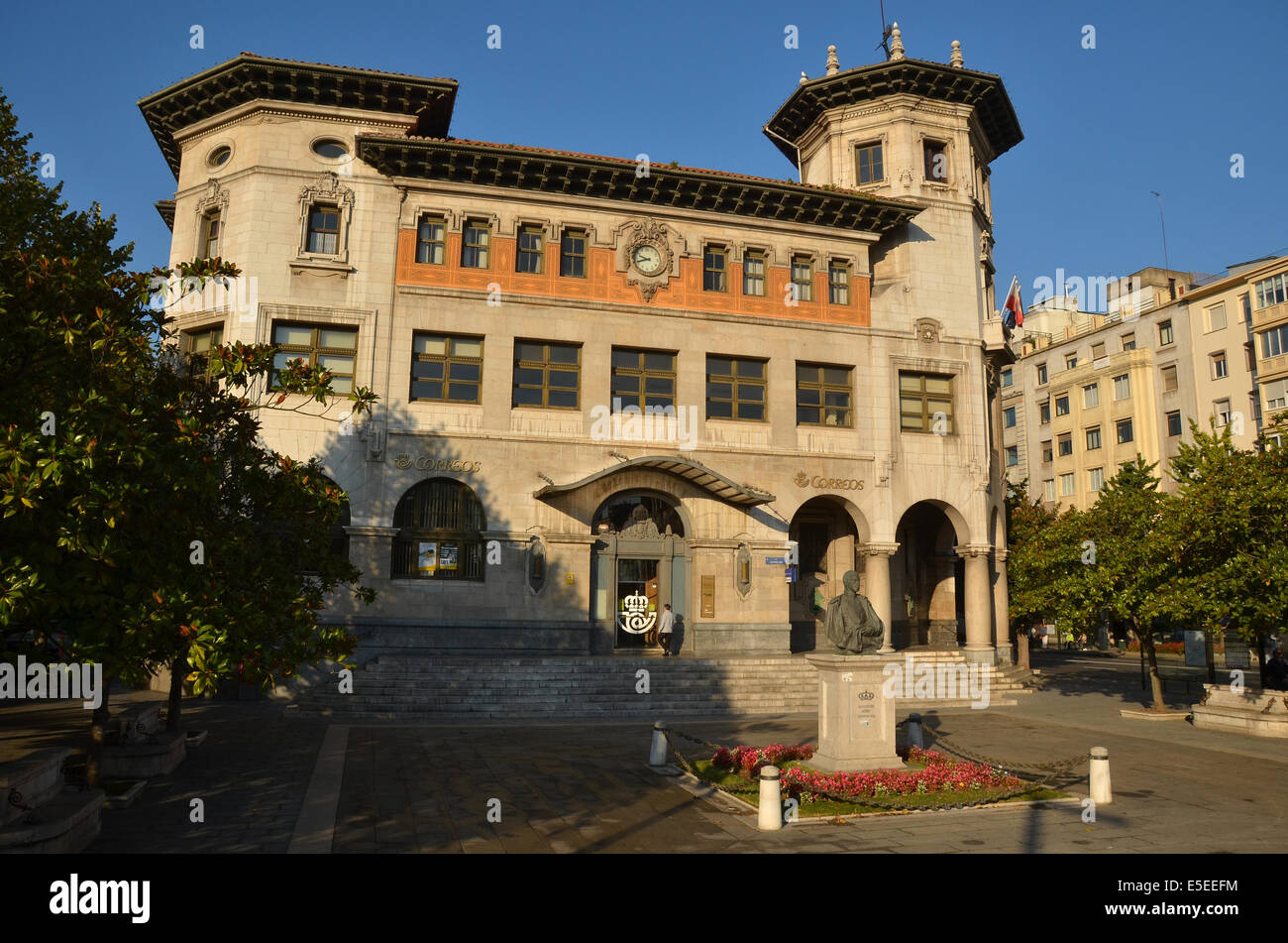 Die wichtigsten Postgebäude in Santander (erbaut 1915). Stockfoto