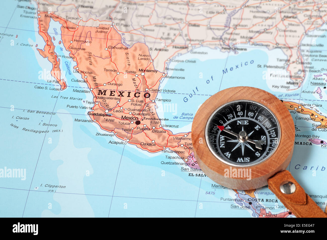 Kompass auf einer Karte zeigt auf Mexiko und planen eine Reise Wert Stockfoto