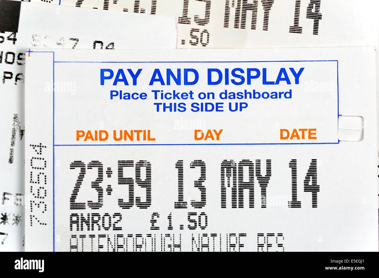 Zahlen Sie und zeigen Sie Parkplatz Tickets Großbritannien an Stockfoto