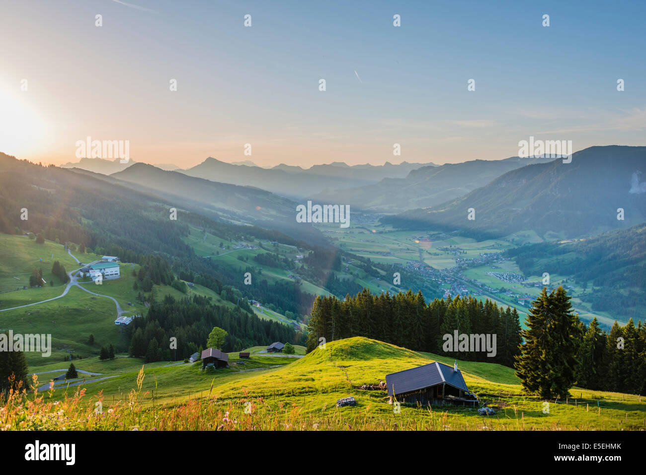 Brixen-Tal bei Sonnenaufgang, Alpen, Hochbrixen, Tirol, Österreich Stockfoto