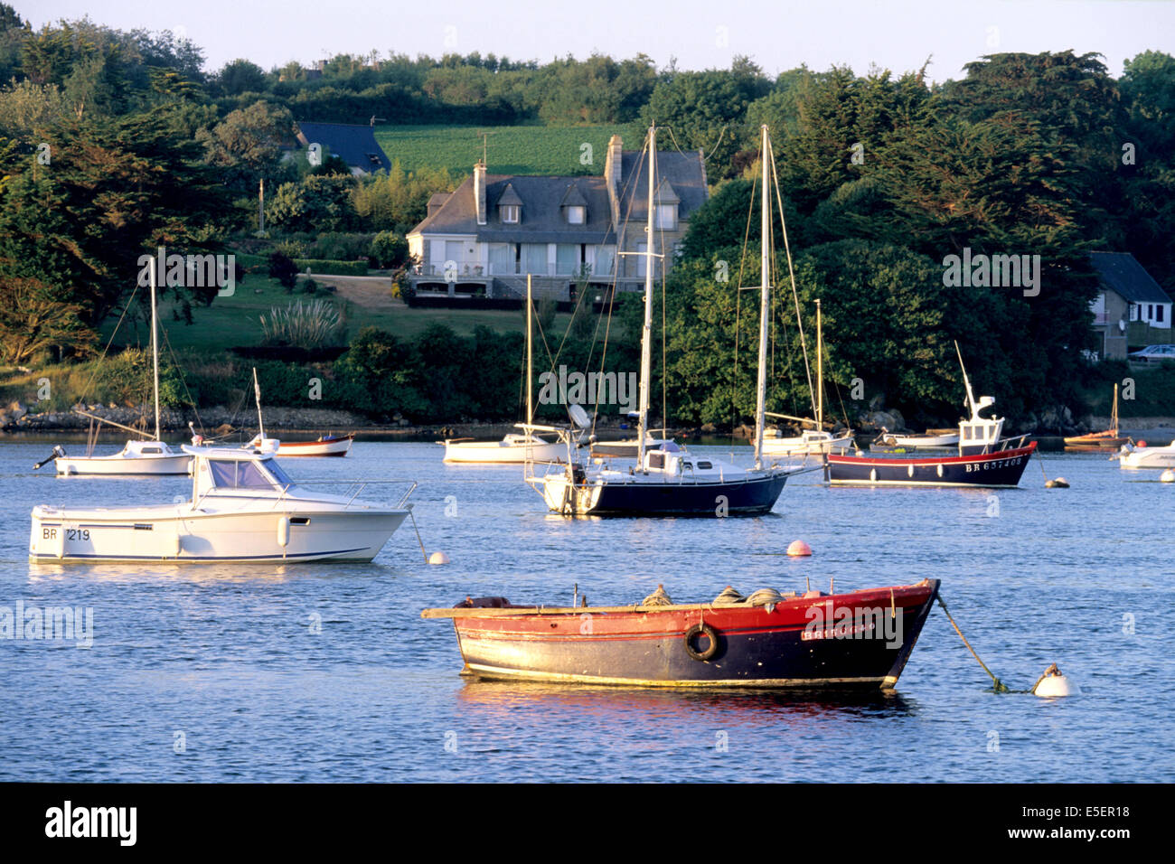 Frankreich, Bretagne, finistere nord, aber benoit, Heiliger pabu, bateaux de plaisance amarres, Stockfoto