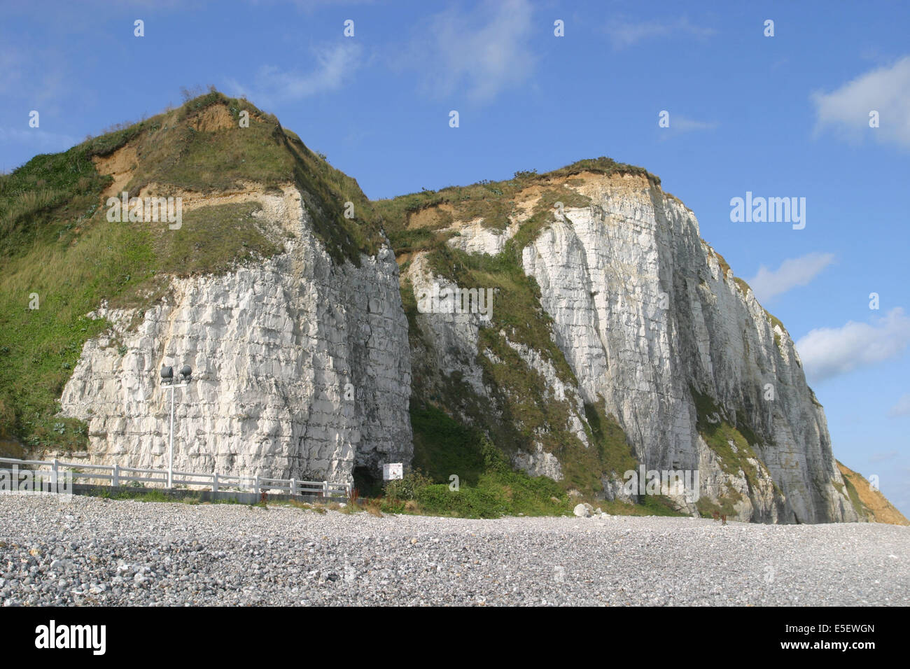 Frankreich, Haute Normandie, Seine maritim, pays de caux, veulettes sur mer, plage de galets et falaises, Stockfoto