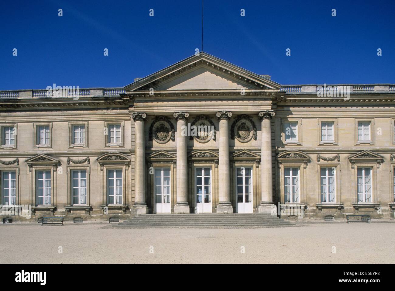 Frankreich, Region picardie, oise, compiegne, Schloss, Napoleon, Kolonnes, Portique, Fassade cote jardin, Portique, connes, traveees, Fronton, Stockfoto