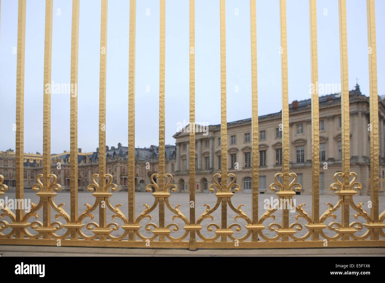 Frankreich, Ile de France, Yvelines, Versailles, Chateau de Versailles, Cour royale, Pavillon, Grill, Stockfoto