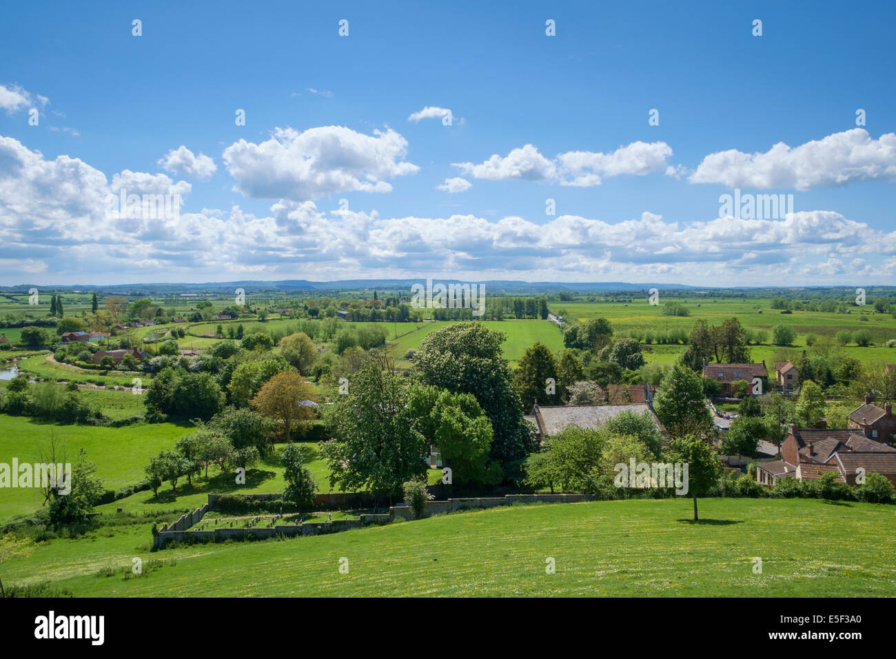 Der Somerset Ebene Landschaft Landschaft, Somerset, England, UK - in der Ortschaft Burrowbridge Stockfoto