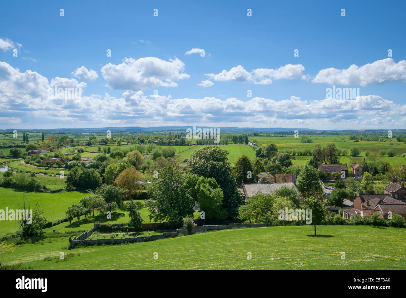Die Somerset Levels Landschaft, England, Großbritannien - im Dorf Burrowbridge Stockfoto