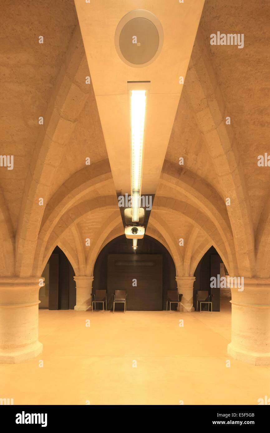Frankreich, ile de france, pariser 5e-Viertel, rue de poissy, College des bernardins, Religion, architecte jm wilmotte, Cellier, salle de cours, Datum: 2011-2012 Stockfoto