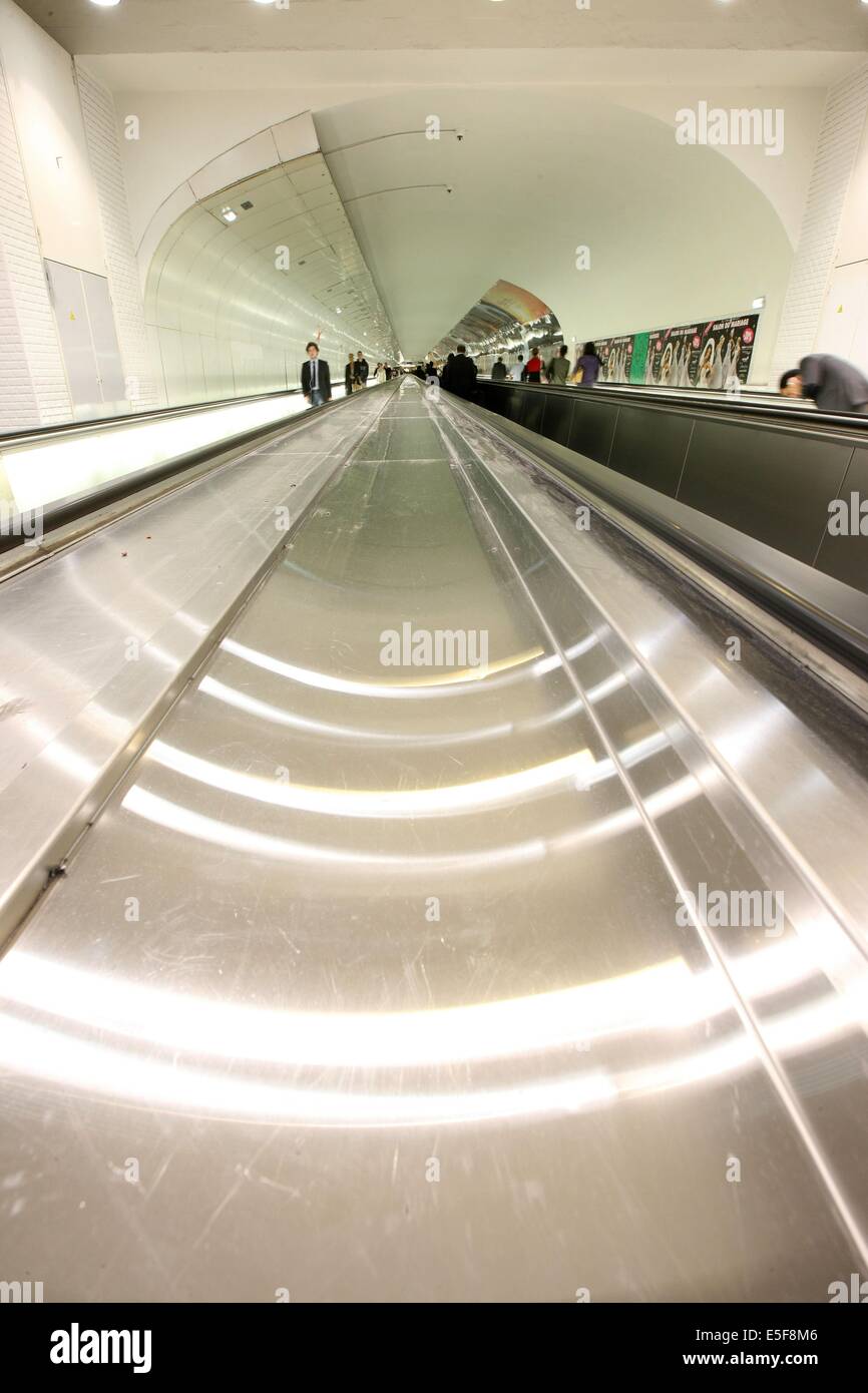 Frankreich, ile de france, paris, 15-e-Viertel, U-Bahn, Station montparnasse bienvenue, tapis roulant, couloir, Datum: 2011-2012 Stockfoto