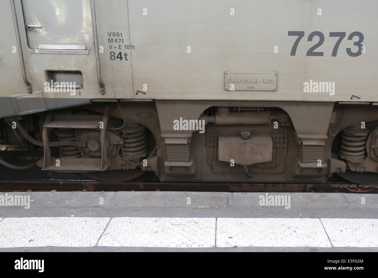 SNCF (Société Nationale des Chemins de Fer Français; "Nationale Gesellschaft der französischen Eisenbahnen" oder "French National Railway Company") Stockfoto