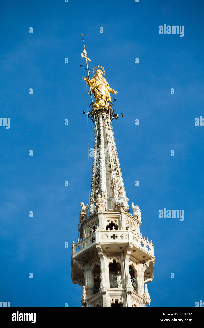 Madonnina Statue von Dom in Mailand, Italien Stockfoto