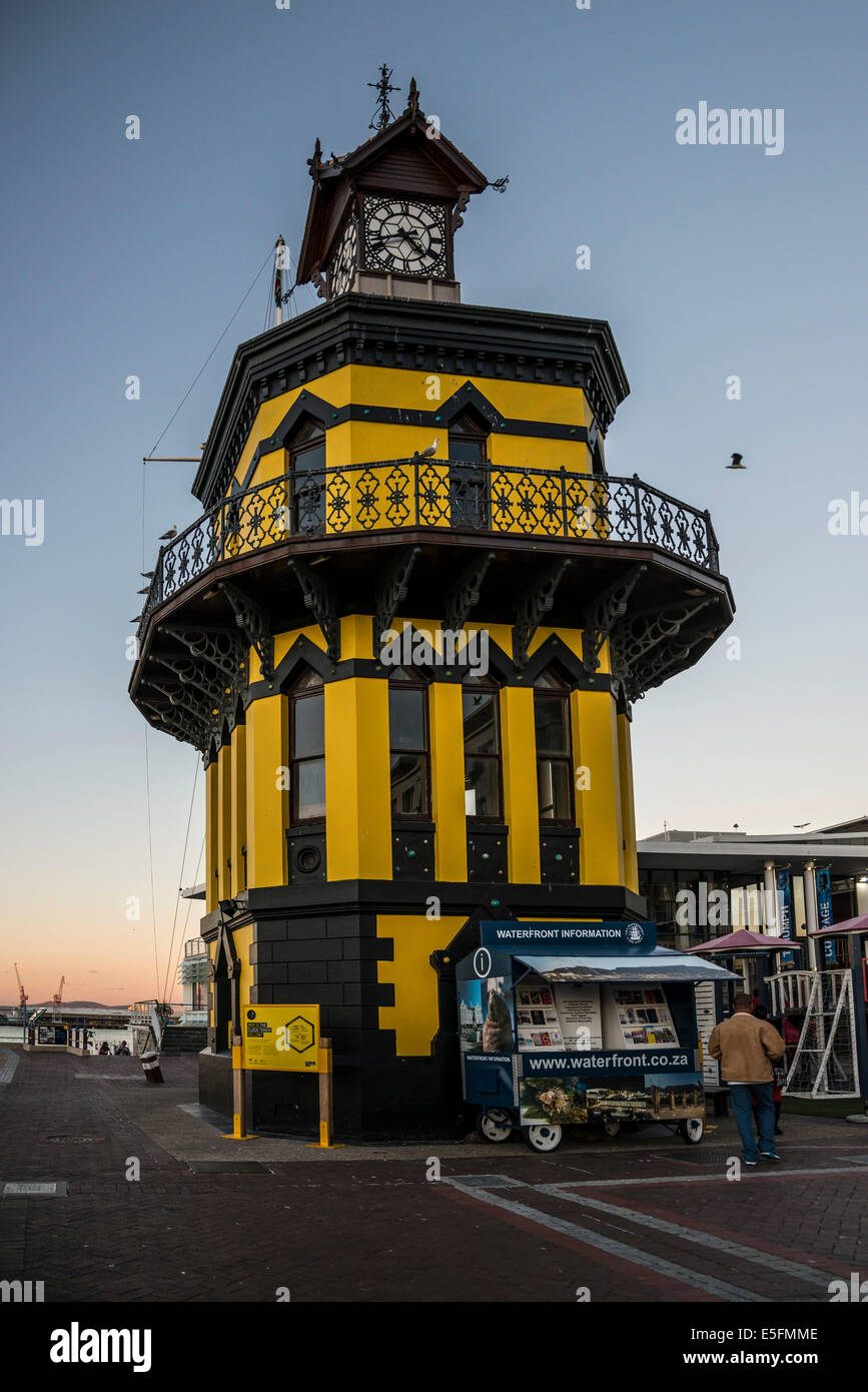 Uhrturm, gelbe Uhrturm, Victoria and Alfred Waterfront, Cape Town, Western Cape, Südafrika Stockfoto
